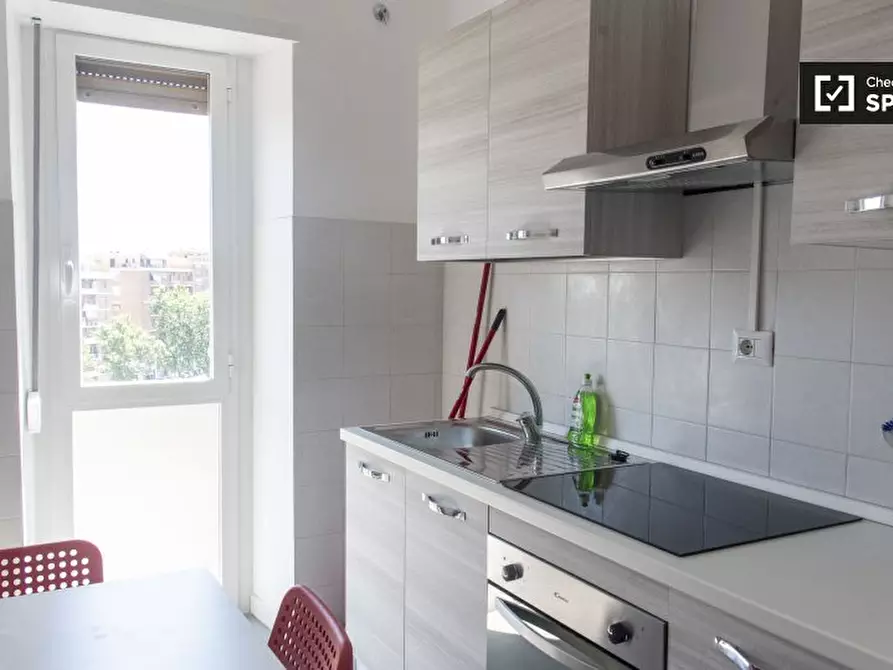 Immagine 12 di Camera condivisa in affitto  in Viale Etiopia a Roma