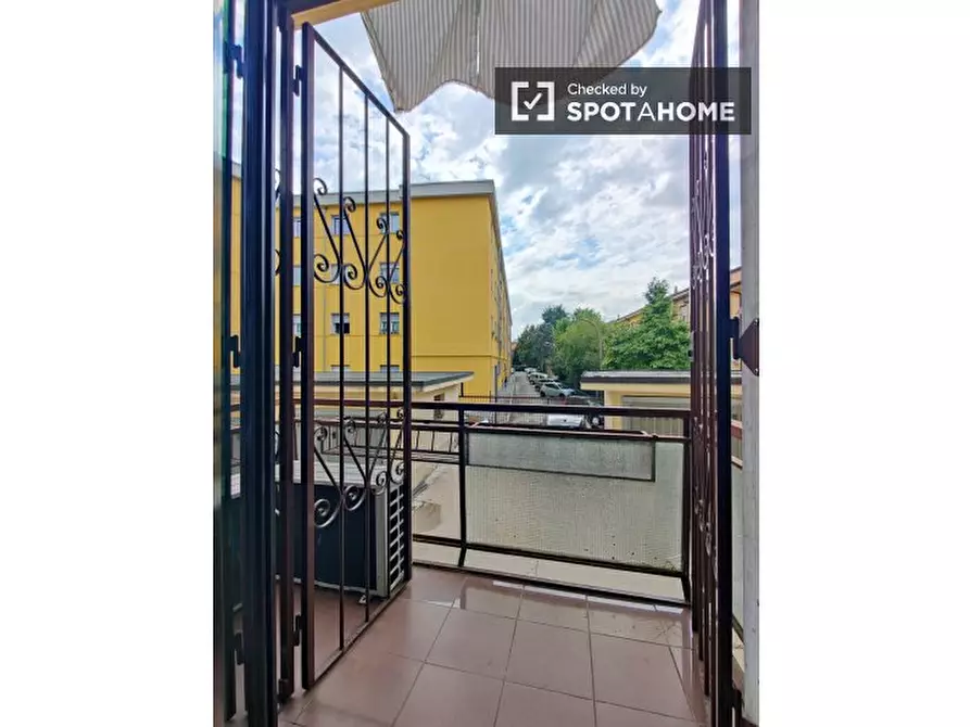 Immagine 5 di Camera condivisa in affitto  in Viale Enrico Forlanini a Milano