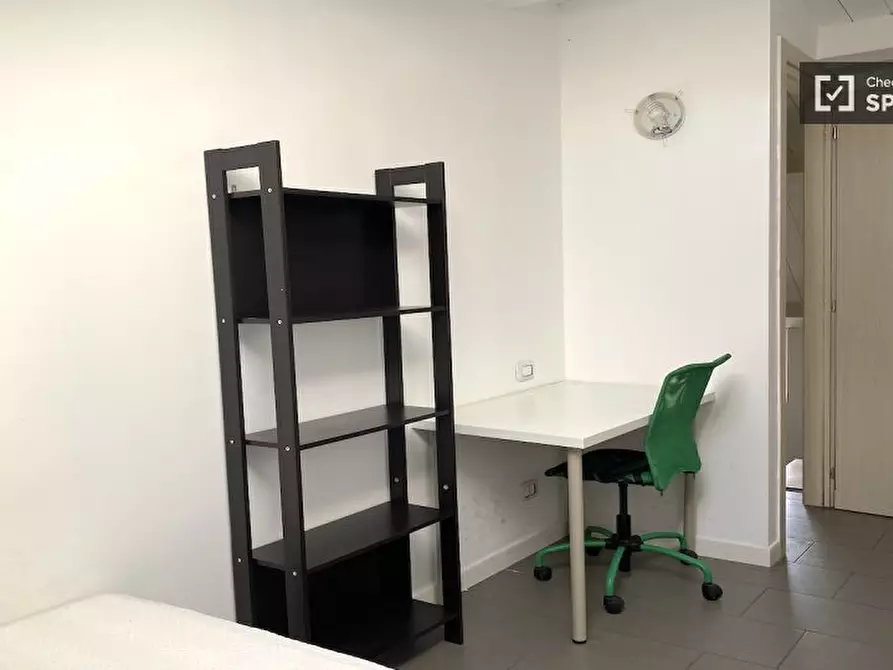 Immagine 4 di Camera condivisa in affitto  in Via di Carcaricola a Roma