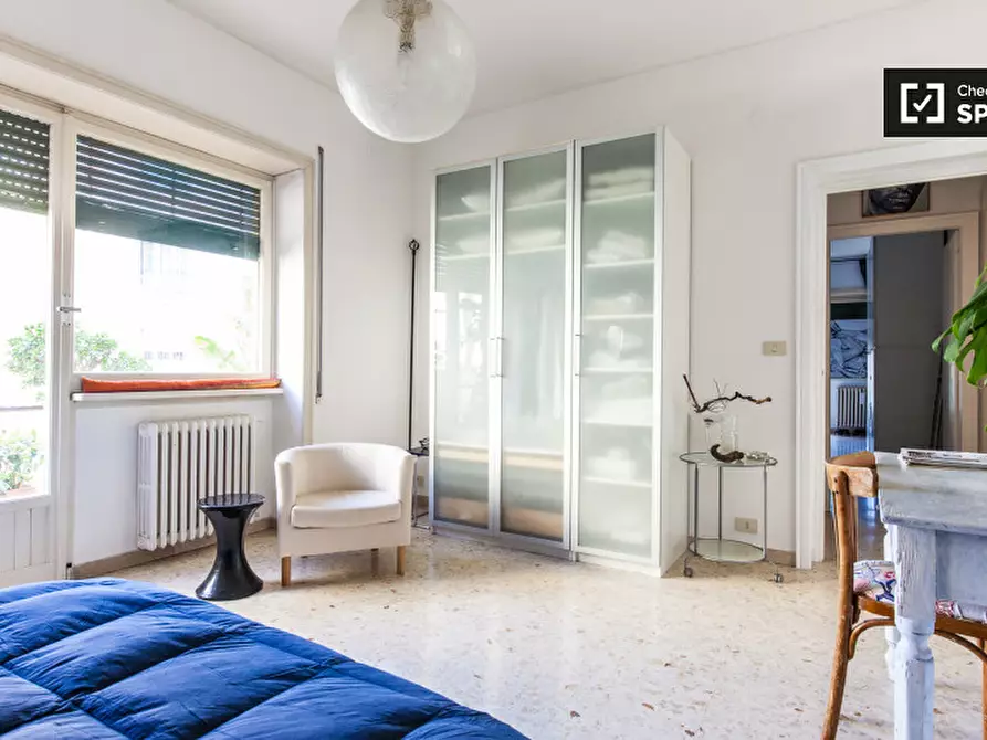 Immagine 3 di Camera condivisa in affitto  in Via Clemente IX a Roma