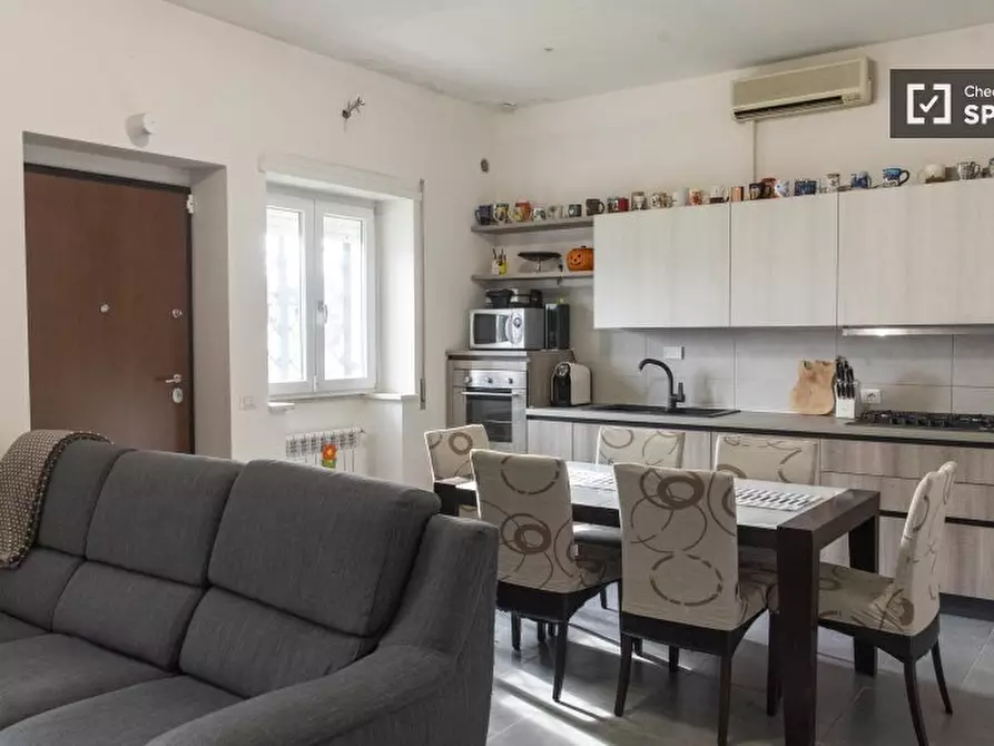 Immagine 1 di Appartamento in affitto  in Via Predazzo a Roma