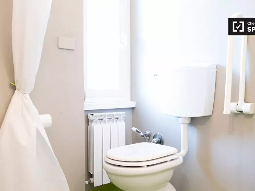 Immagine 5 di Camera condivisa in affitto  in Via dei Giovi, 00141 Roma RM, Italy a Roma