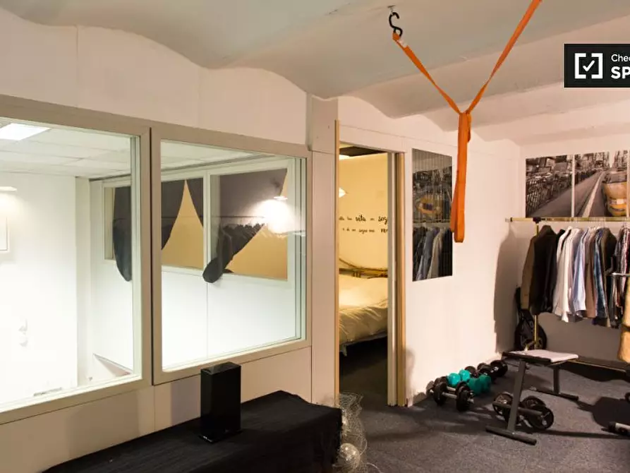 Immagine 17 di Appartamento in affitto  in Via Emilio Cornalia, 20124 Milano MI, Italy a Milano