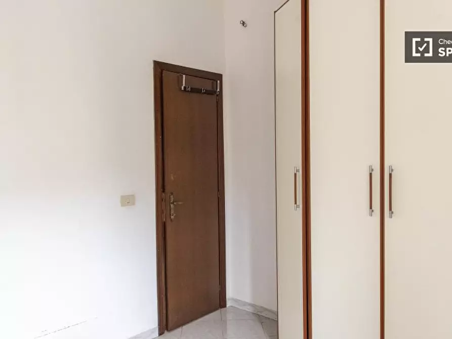 Immagine 11 di Camera condivisa in affitto  in Via Anagni a Roma