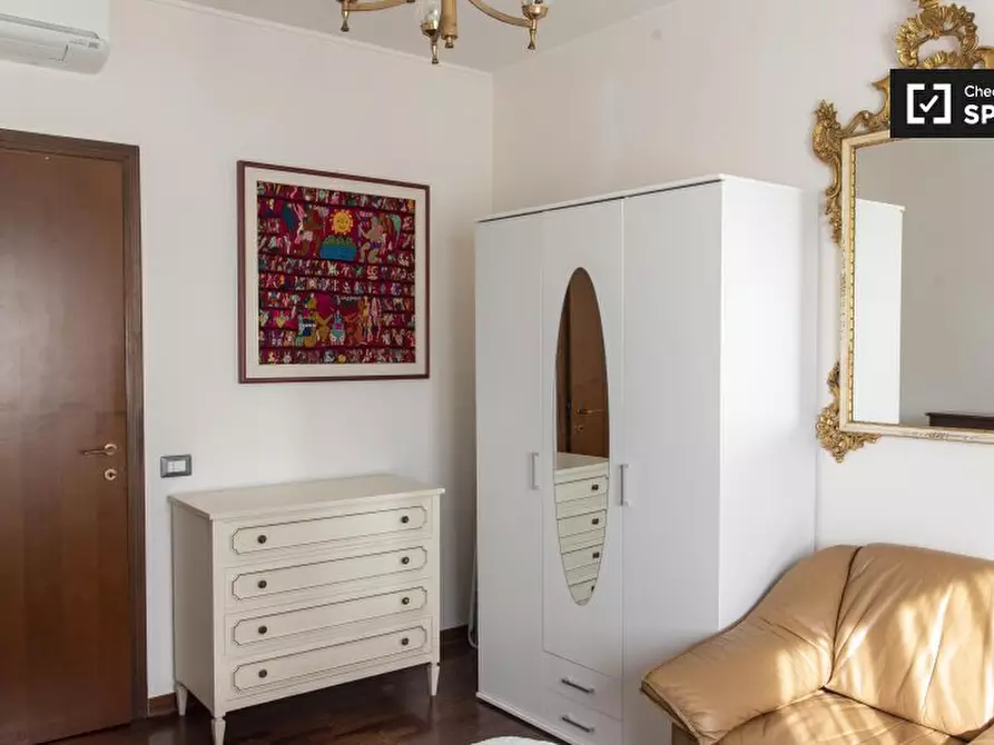 Immagine 4 di Camera condivisa in affitto  in Viale Cesare Pavese a Roma