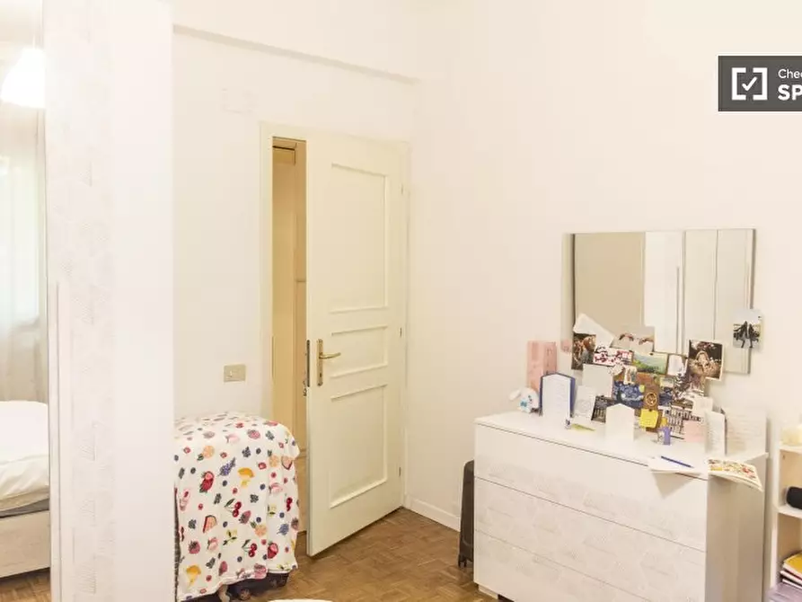 Immagine 4 di Camera condivisa in affitto  in Via Canzone del Piave a Roma