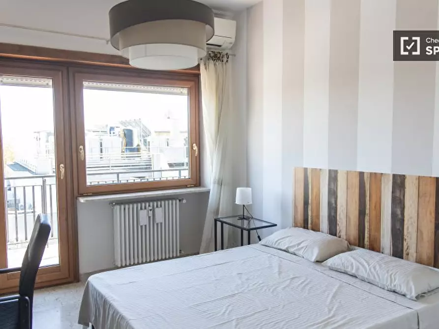 Immagine 1 di Camera condivisa in affitto  in Via Padre Semeria a Roma