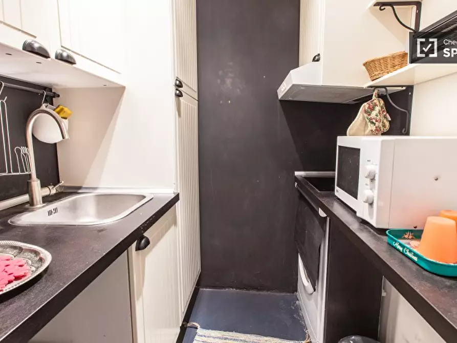 Immagine 6 di Camera condivisa in affitto  in Via dei Campani a Roma