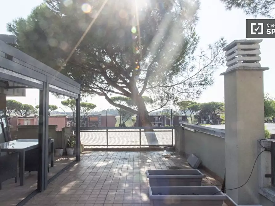 Immagine 13 di Camera condivisa in affitto  in Via di Torre Gaia a Roma