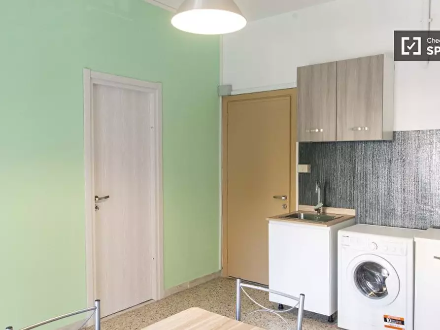 Immagine 7 di Appartamento in affitto  in Via Francesco Grimaldi a Roma