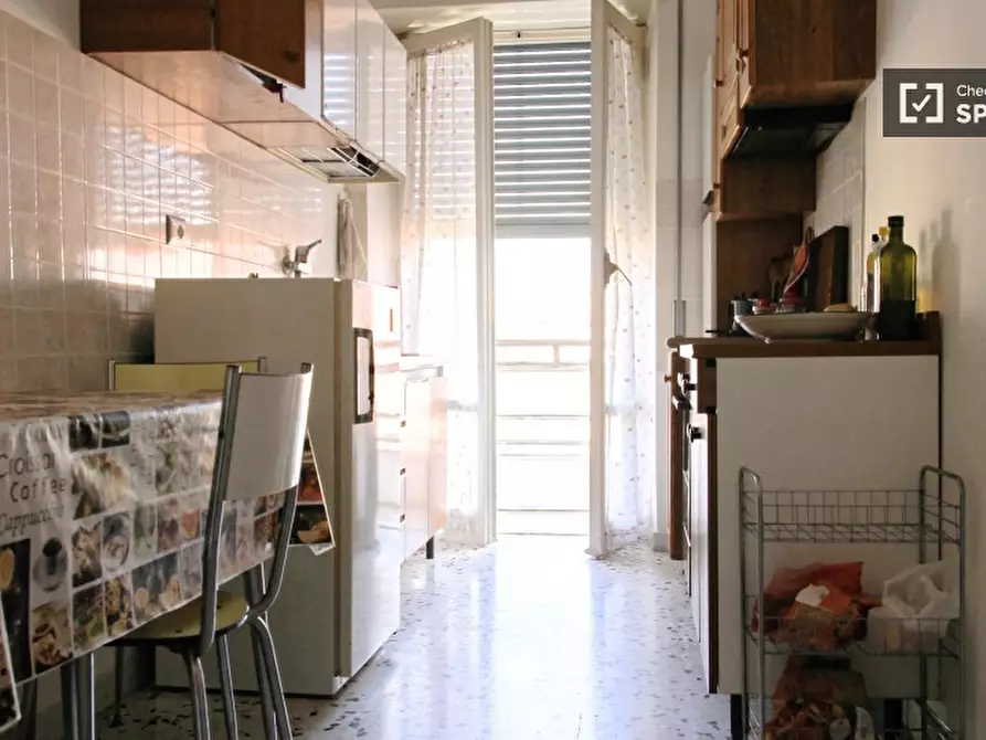 Immagine 5 di Camera condivisa in affitto  in Via Oderzo a Roma