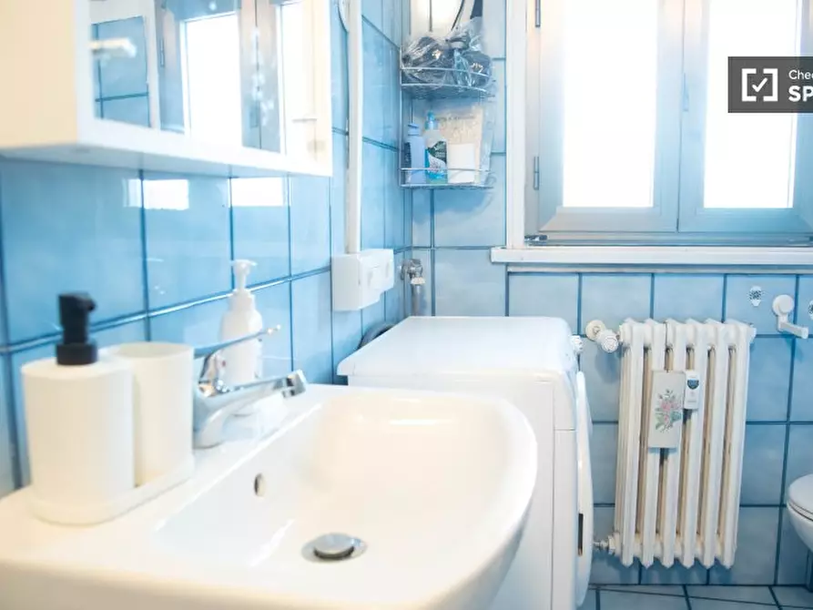 Immagine 6 di Appartamento in affitto  in Via Curzio Rufo a Roma