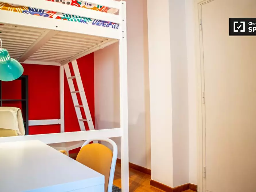 Immagine 4 di Camera condivisa in affitto  in Via Alfredo Catalani a Roma