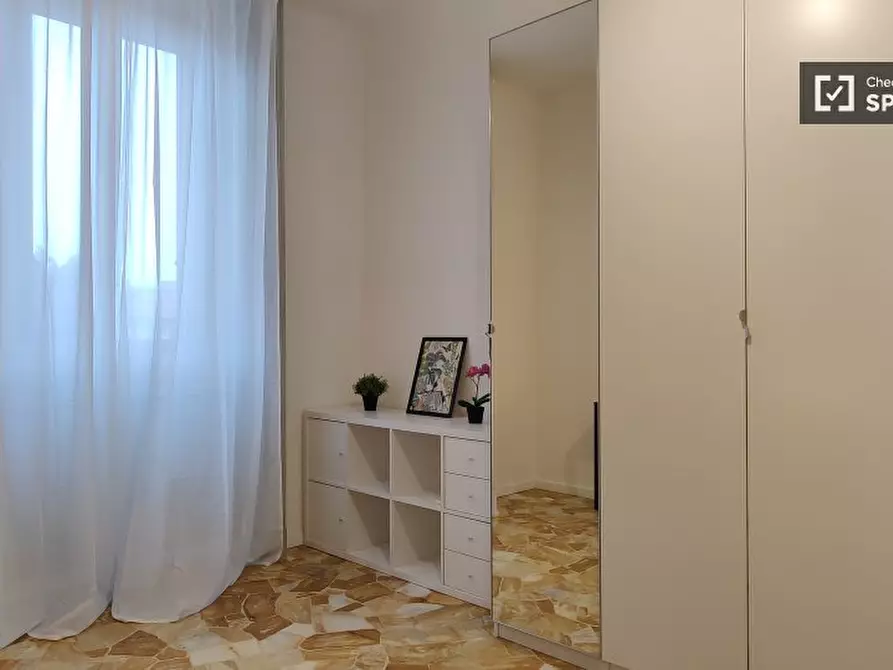 Immagine 2 di Camera condivisa in affitto  in Via Plinio a Milano