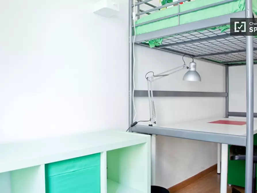 Immagine 4 di Camera condivisa in affitto  in Viale Libia a Roma