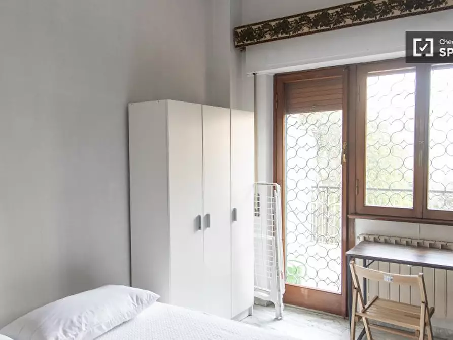 Immagine 8 di Camera condivisa in affitto  in Via dei Radiotelegrafisti a Roma