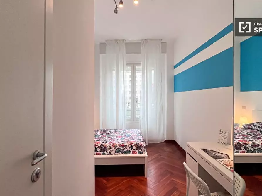 Immagine 2 di Camera condivisa in affitto  in P.za XXV Aprile a Milano