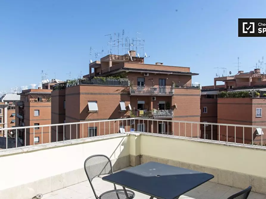 Immagine 12 di Camera condivisa in affitto  in Via Portuense a Roma