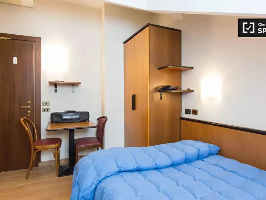 Immagine 3 di Ufficio in affitto  in Via Lepontina a Milano