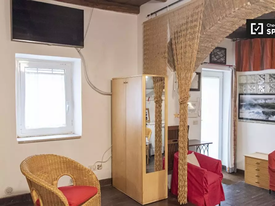 Immagine 8 di Appartamento in affitto  in Via della Scala a Roma