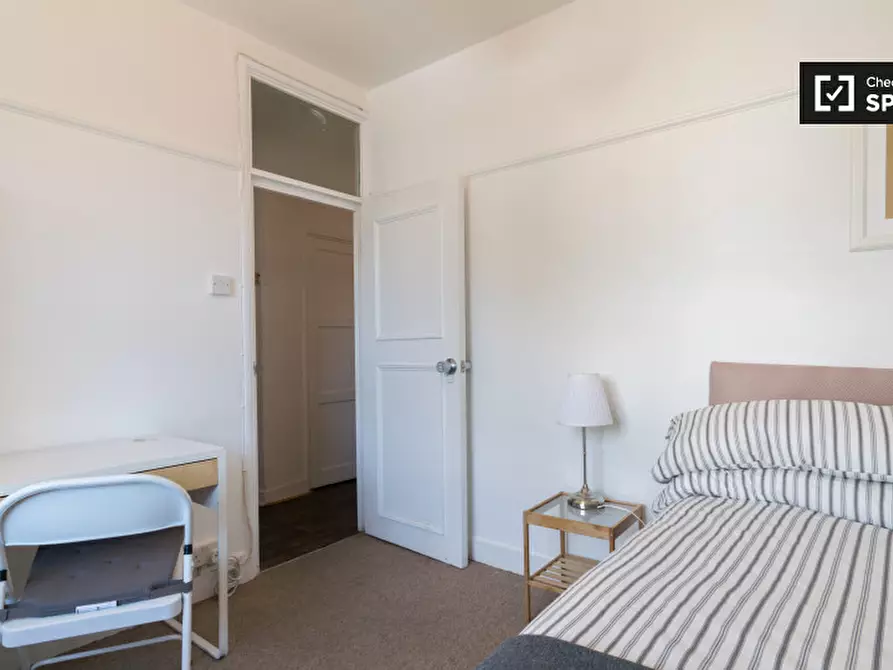 Immagine 2 di Camera condivisa in affitto  in Becklow Gardens a Hammersmith