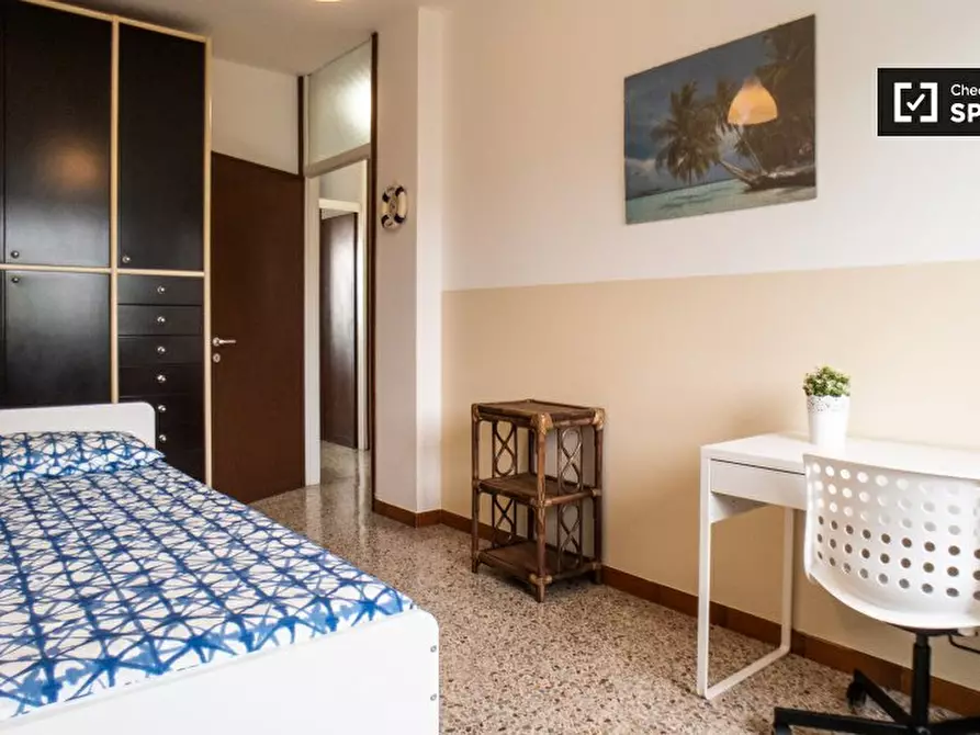 Immagine 2 di Camera condivisa in affitto  in Via Lucca, 20152 Milano MI, Italy a Milano