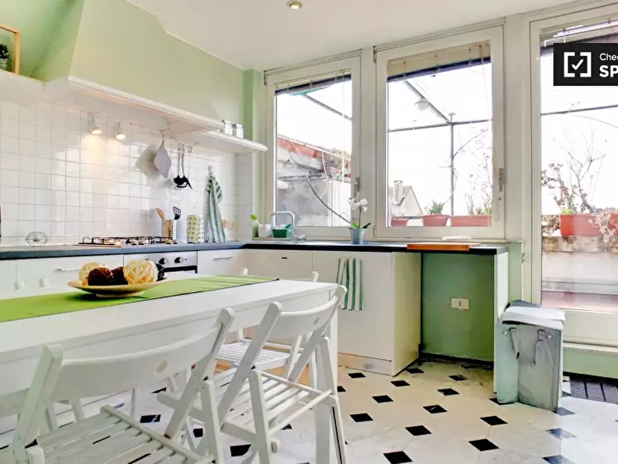 Immagine 13 di Camera condivisa in affitto  in Via Teodosio a Milano