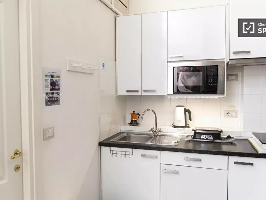 Immagine 10 di Appartamento in affitto  in Vicolo del Governo Vecchio a Roma