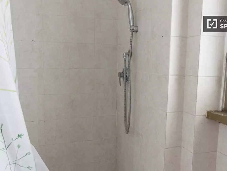Immagine 16 di Camera condivisa in affitto  in Via Gregorio Ricci Curbastro a Roma