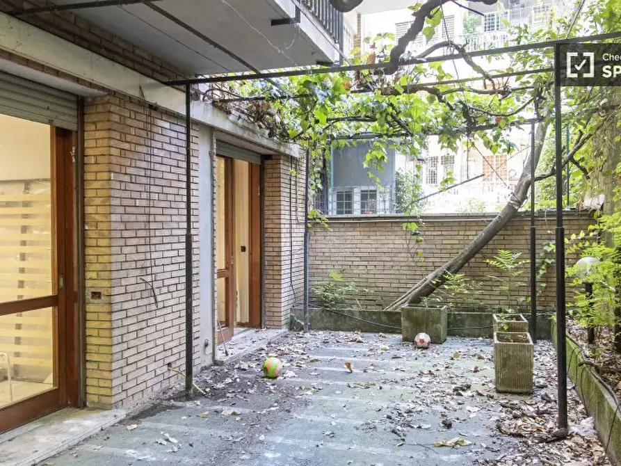 Immagine 9 di Camera condivisa in affitto  in Via di Villa Severini a Roma