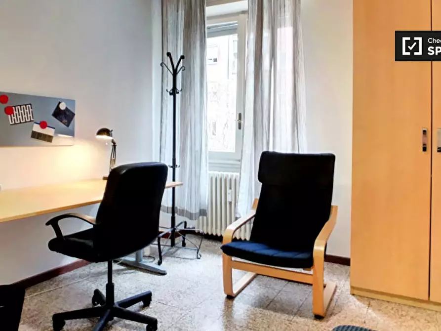 Immagine 3 di Camera condivisa in affitto  in Via Giovanni Pezzotti a Milano
