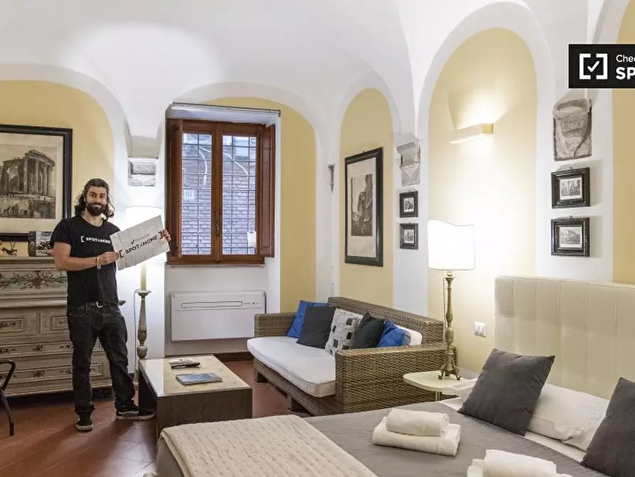 Immagine 5 di Appartamento in affitto  in Via di Monte Giordano a Roma