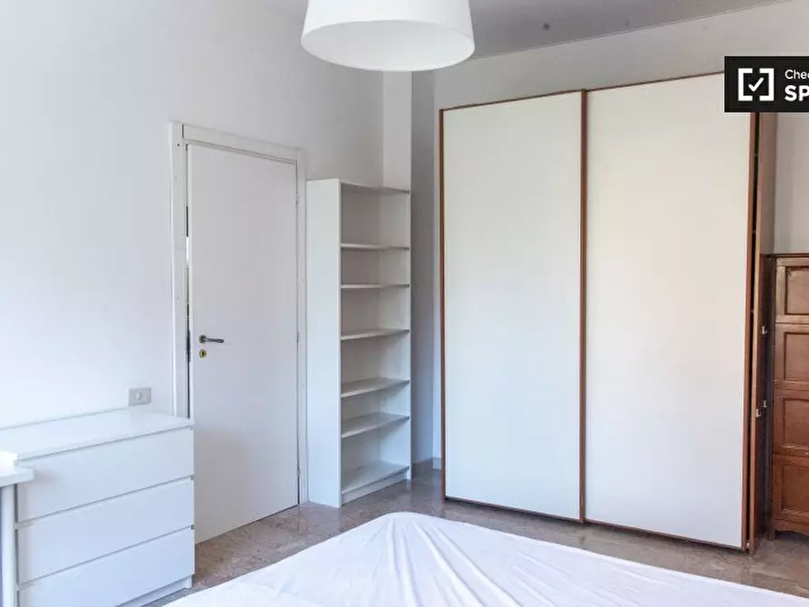 Immagine 4 di Camera condivisa in affitto  in Via Luca Valerio a Roma