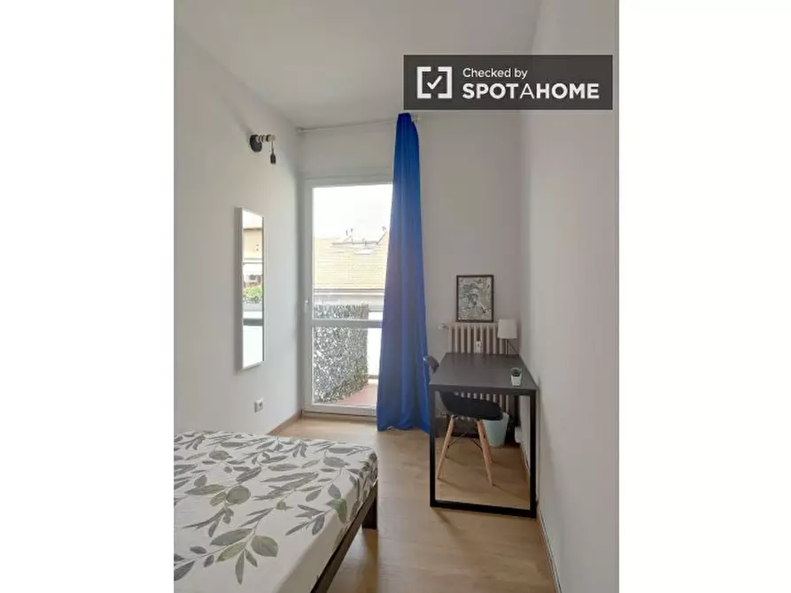 Immagine 3 di Camera condivisa in affitto  in Via Donatello a Milano