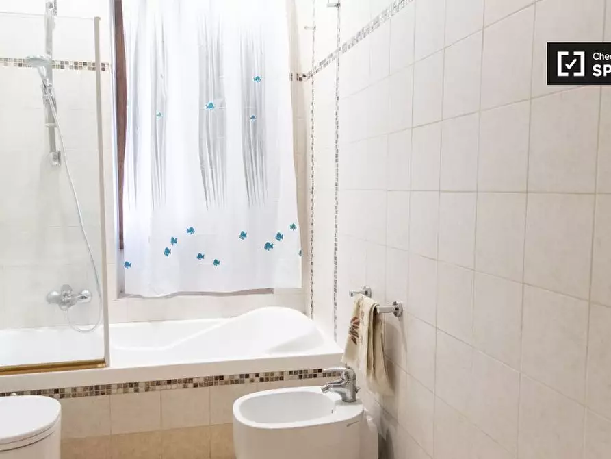 Immagine 11 di Camera condivisa in affitto  in Via Nomentana a Roma