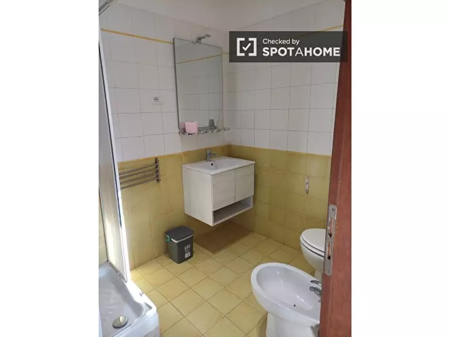 Immagine 14 di Camera condivisa in affitto  in Via Fraconalto a Roma