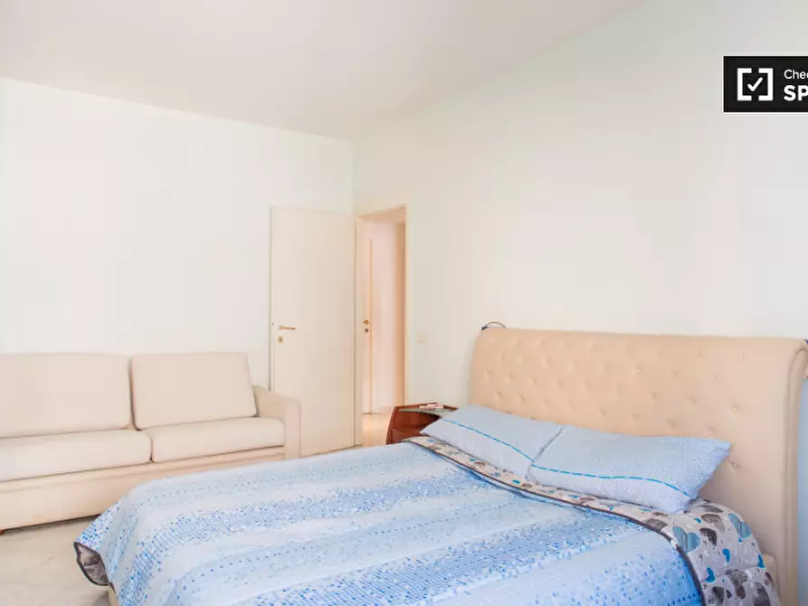 Immagine 4 di Camera condivisa in affitto  in Via Nicolò da Pistoia a Roma