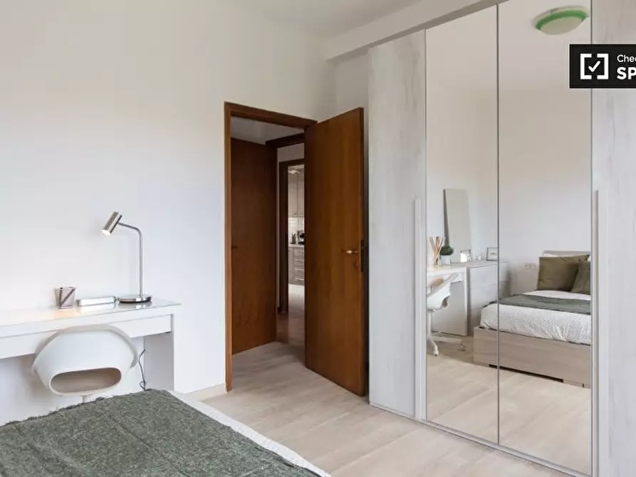 Immagine 3 di Camera condivisa in affitto  in Via Toce a Milano