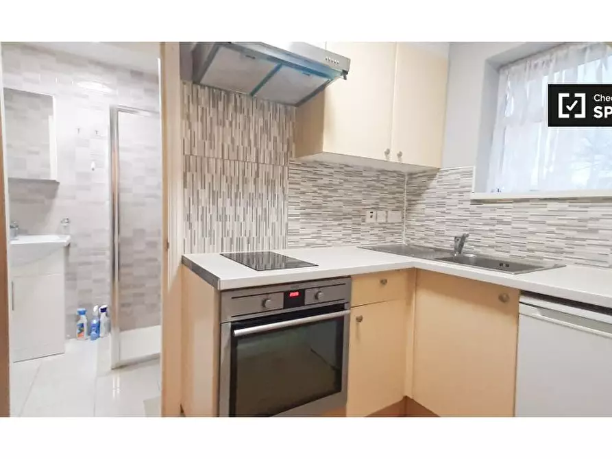 Immagine 8 di Ufficio in affitto  in Manor Way a Brent