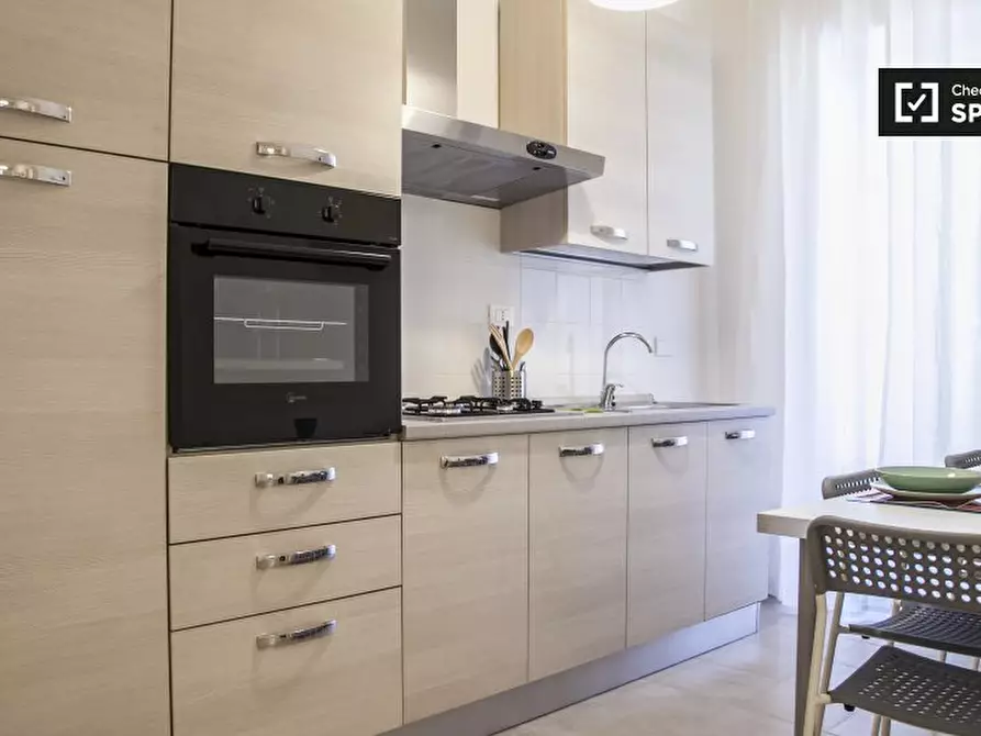 Immagine 5 di Camera condivisa in affitto  in Via Temistocle Calzecchi Onesti a Roma