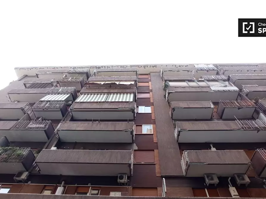 Immagine 6 di Camera condivisa in affitto  in Via Renato Simoni a Roma