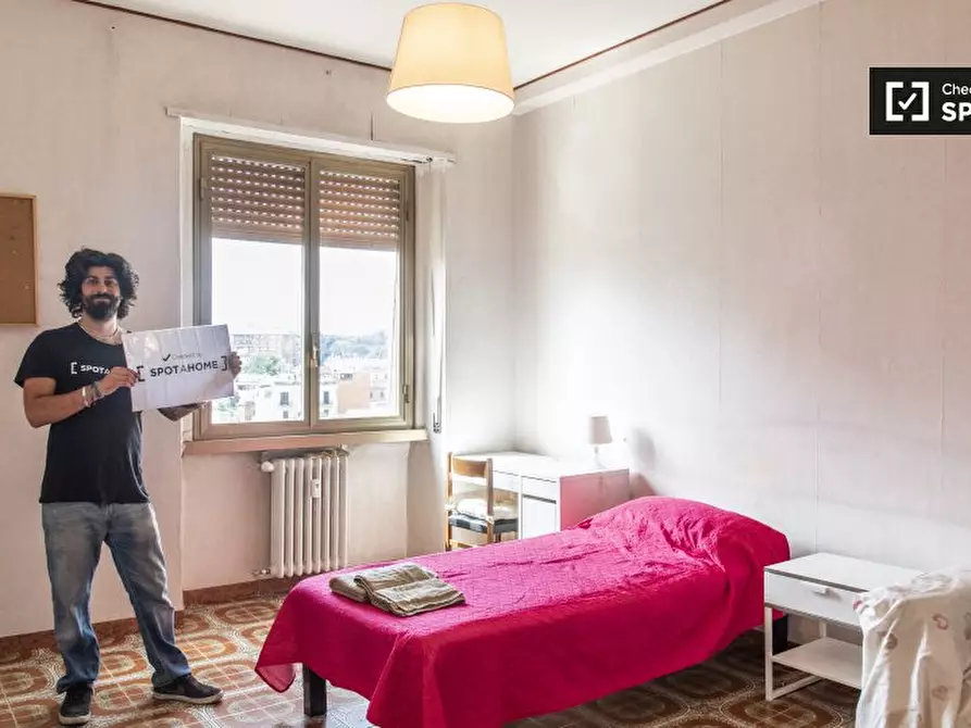 Immagine 5 di Camera condivisa in affitto  in Via Bartolomeo Colleoni a Roma
