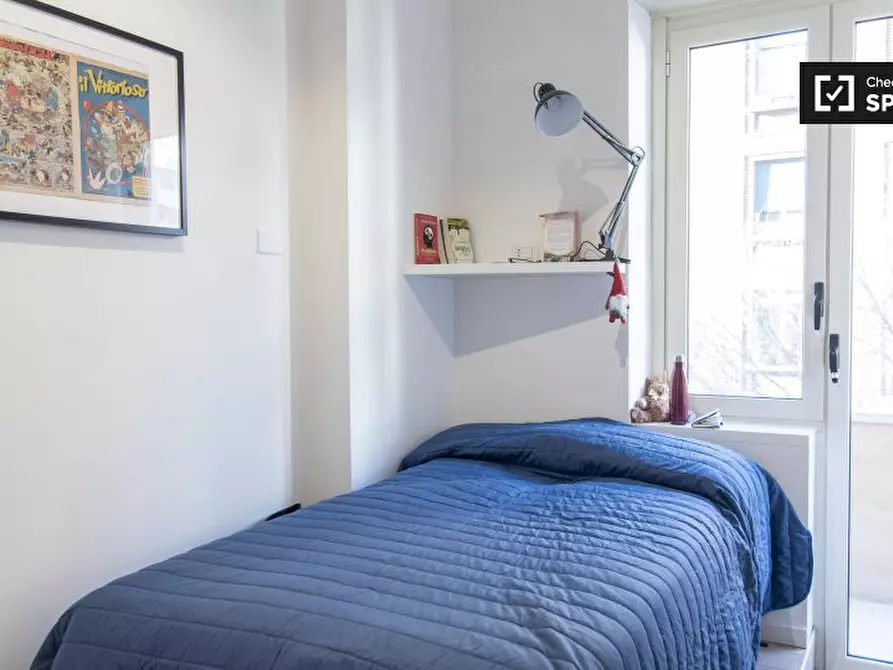 Immagine 18 di Camera condivisa in affitto  in Largo Ettore Marchiafava a Roma