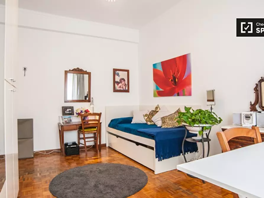 Immagine 2 di Camera condivisa in affitto  in Via Giuseppe Allievo, 00135 Roma RM, Italy a Roma