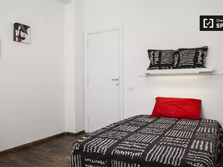 Immagine 2 di Camera condivisa in affitto  in Via Temistocle Calzecchi Onesti a Roma