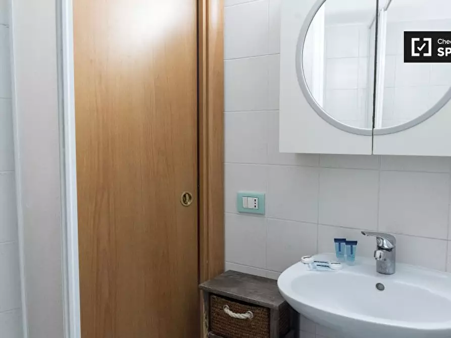 Immagine 11 di Appartamento in affitto  in Via Guido Guinizelli a Roma