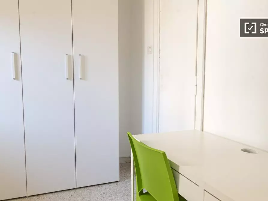 Immagine 2 di Camera condivisa in affitto  in Viale Libia a Roma