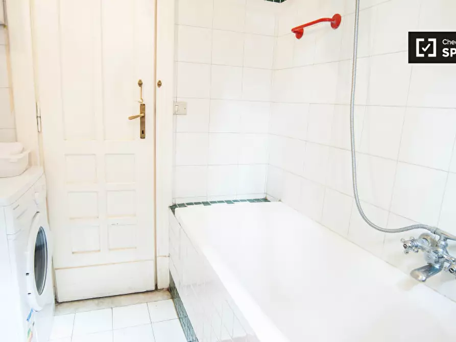 Immagine 15 di Camera condivisa in affitto  in Via Francesco Bolognesi a Roma