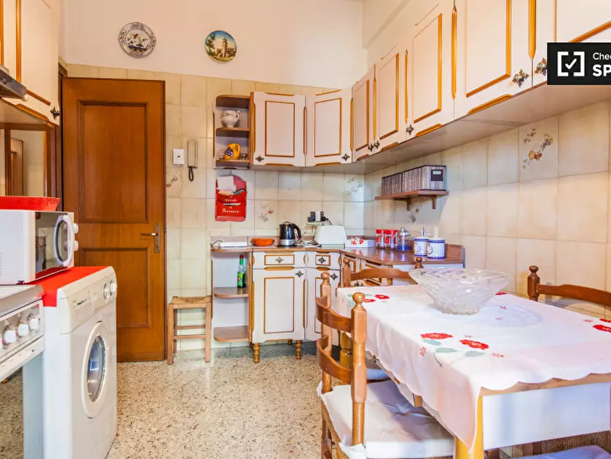 Immagine 7 di Camera condivisa in affitto  in Via delle Arniche a Roma