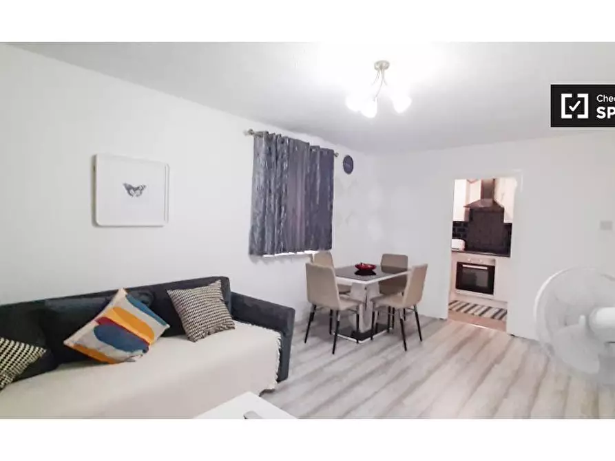 Immagine 2 di Appartamento in affitto  in Fairway Dr a Eltham